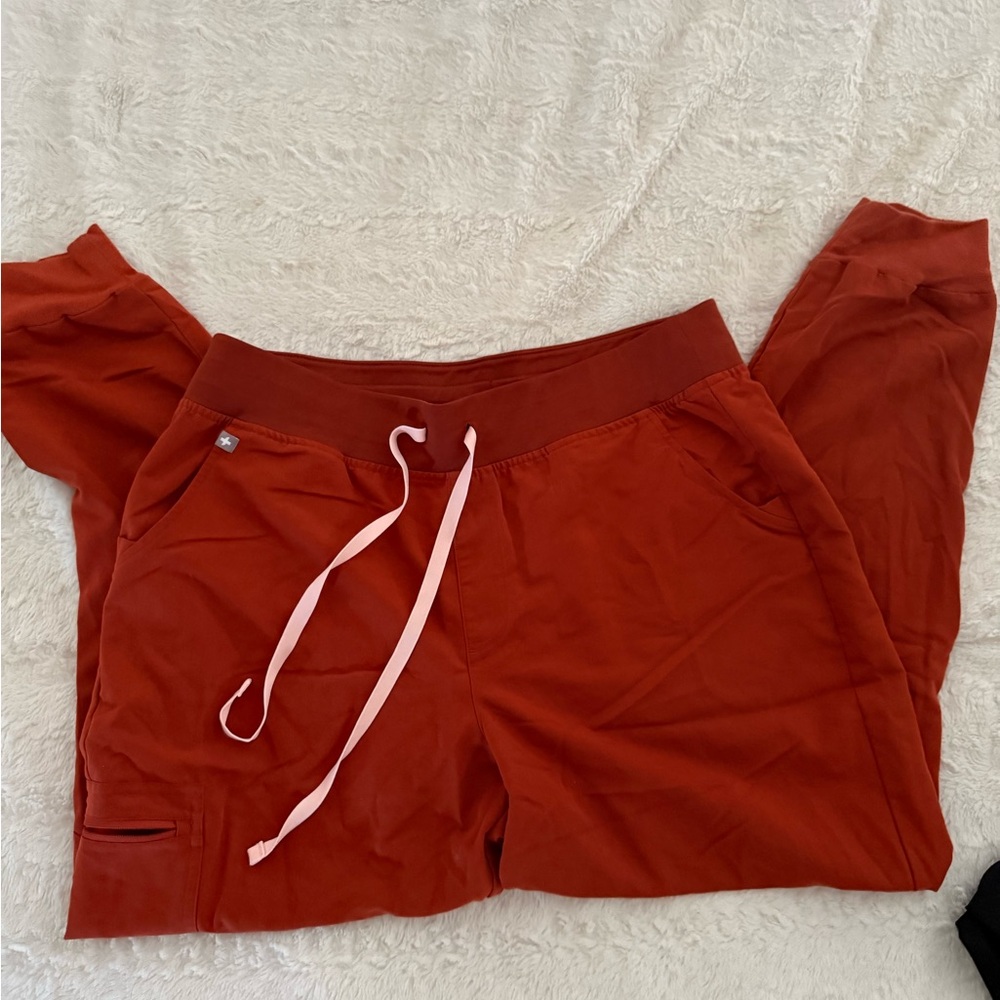 Figs Auburn Zamora Jogger Scrubs in XL